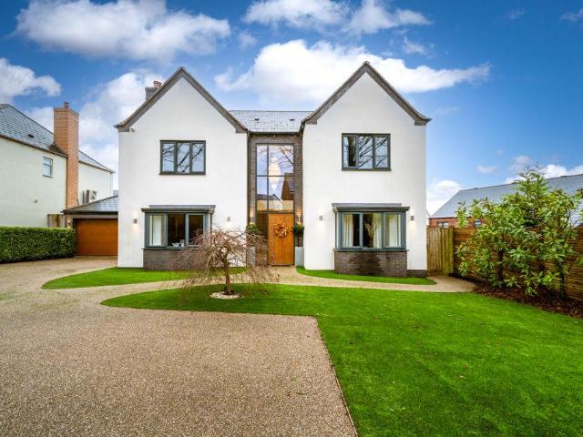 House for sale in Bromsgrove, Worcestershire
