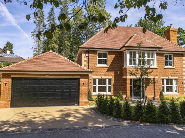 House for sale in Denham, Gerrards Cross and Chalfonts Community Board, Gerrards Cross