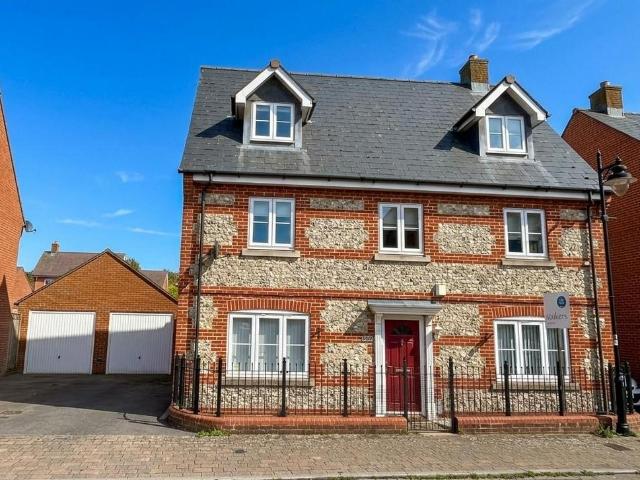 House for sale in Amesbury