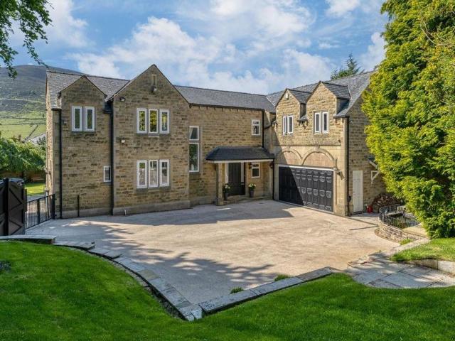 House for sale in Saddleworth, Pendock