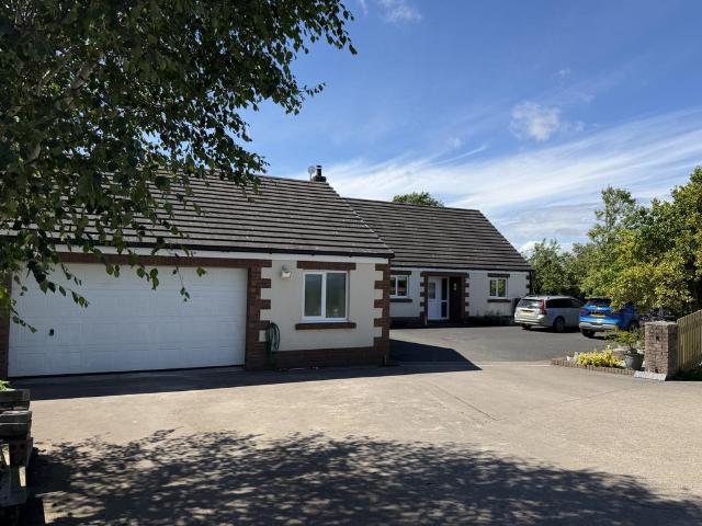 House for sale in Holme East Waver