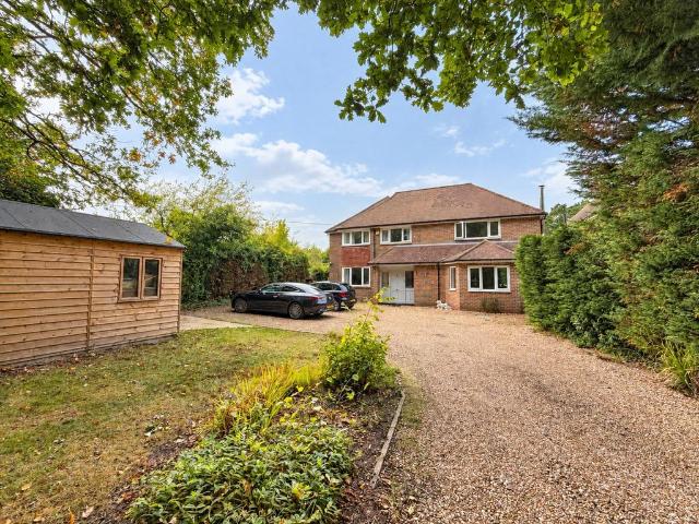 House for sale in Felbridge, Tandridge