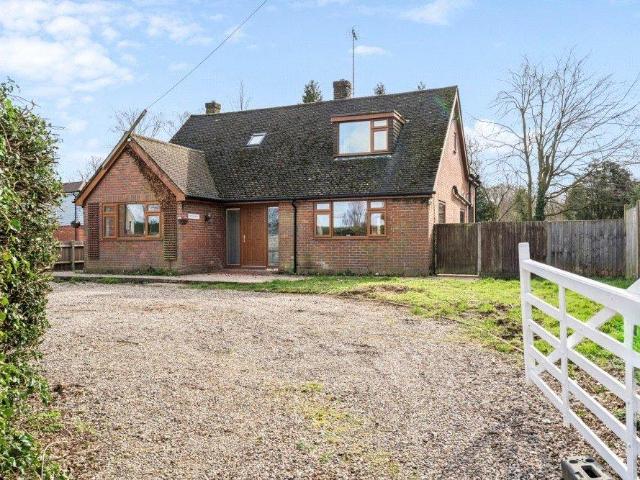 House for sale in Ashley Green, Whelpley Hill