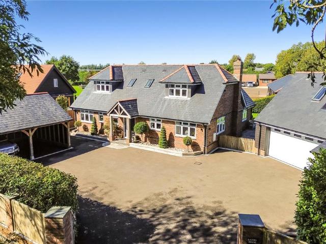 House for sale in Oving, Littlecote