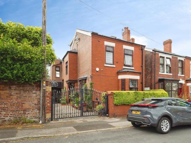House for sale in Cheetham Fold, Greenheys