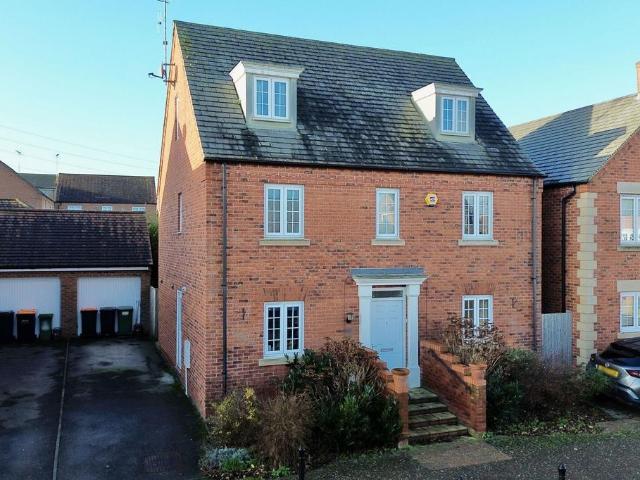 House for sale in Leighton-Linslade, Leighton Buzzard