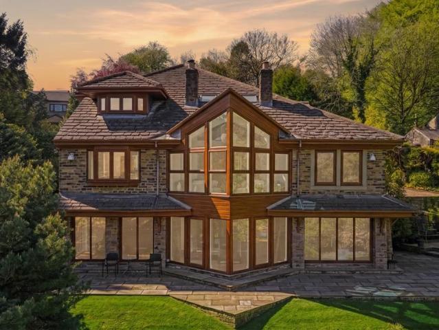 House for sale in Saddleworth, Pendock