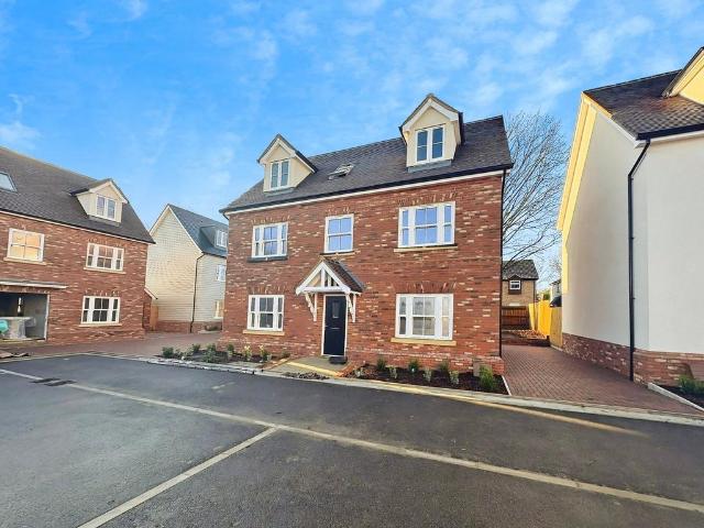 House for sale in Chipping Hill, Essex