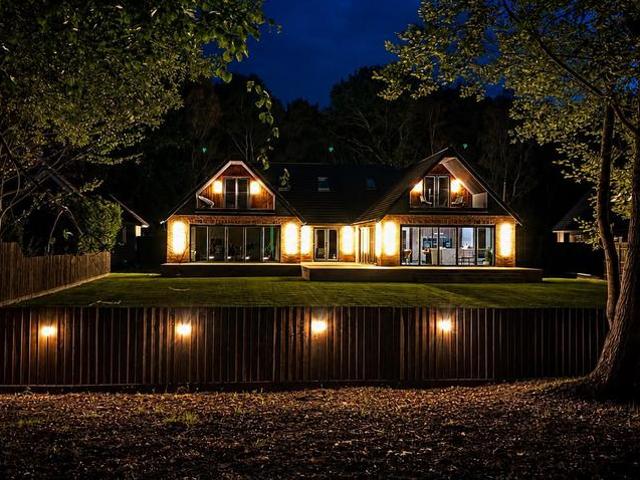 House for sale in Ferndown Town, Ameysford