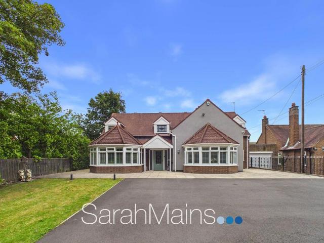 House for sale in North Lodge