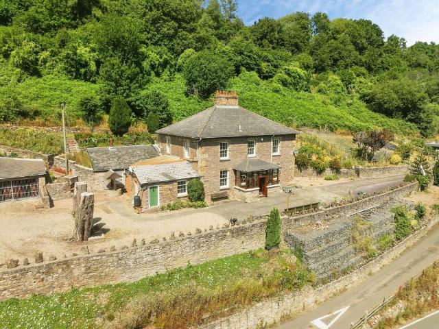 House for sale in Maesygwartha, Llanelly Hill