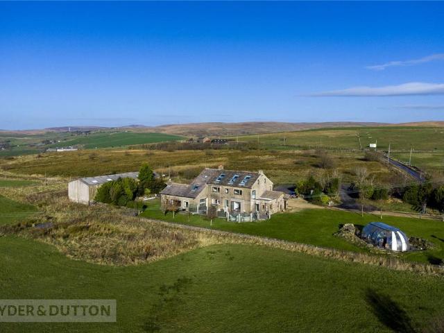 House for sale in Saddleworth, Pendock