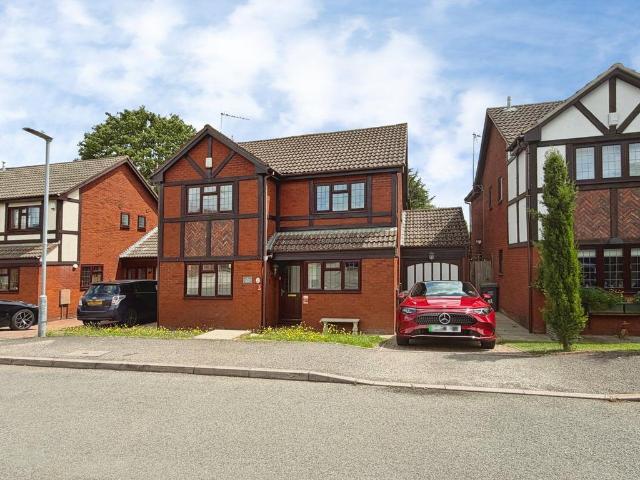 House for sale in Batchworth, Hertfordshire