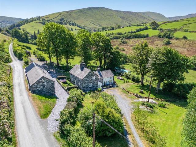 House for sale in Llanuwchllyn, Wales