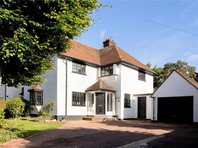 House for sale in Hatching Green, Five Acres
