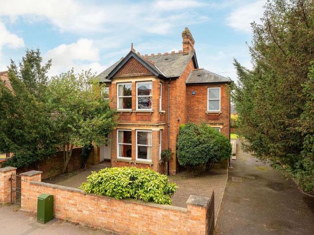 House for sale in Castle, Bedford