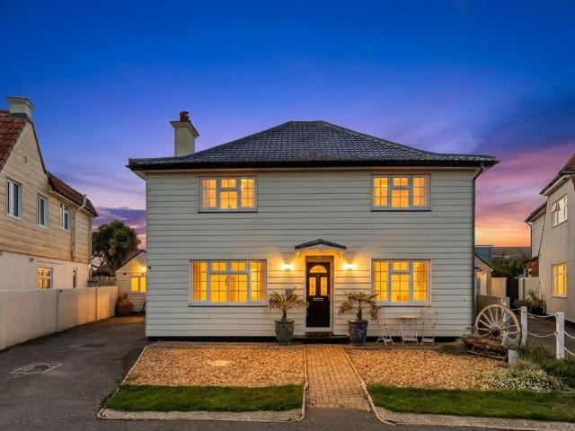House for sale in Ancton, Arun