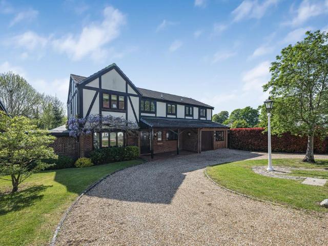 House for sale in Greater London
