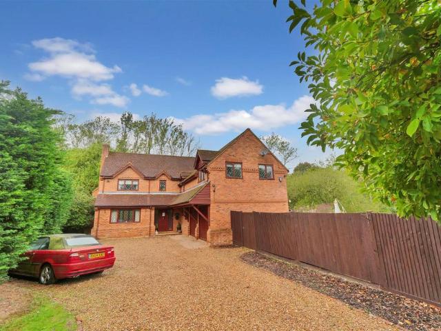 House for sale in Hedgerley Hill, Buckinghamshire