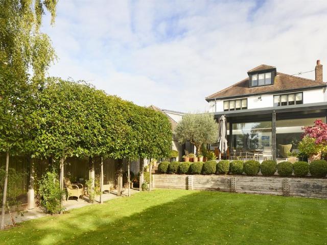 House for sale in Queens Park, Bournemouth