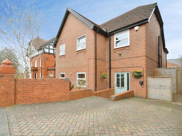 House for sale in Loundsley Green, East Midlands