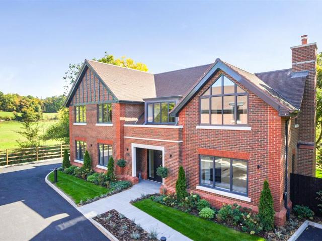 House for sale in Denham, Gerrards Cross and Chalfonts Community Board, Buckinghamshire