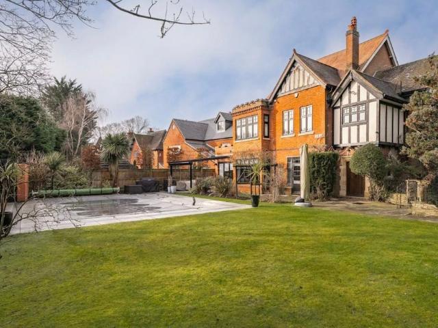 House for sale in Westfield View, East Bank