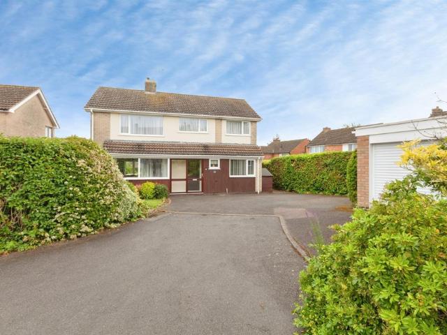 House for sale in Oadby, Leicestershire