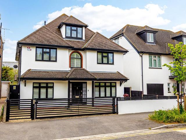 House for sale in Alton Barnes, Essex