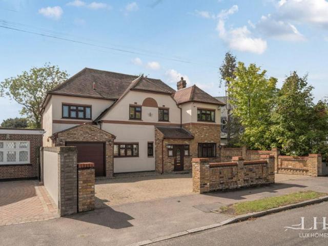 House for sale in Ardleigh Green, Greater London