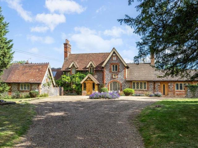 House for sale in Medmenham, Buckinghamshire
