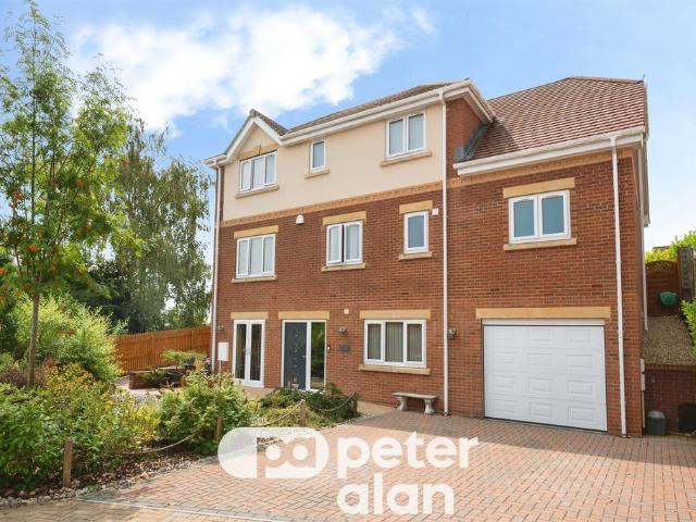 House for sale in Allt-yr-yn, Wales