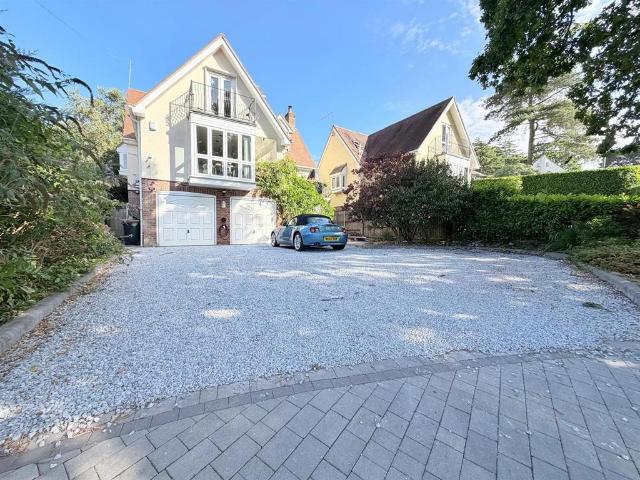 House for sale in Corfe Mullen