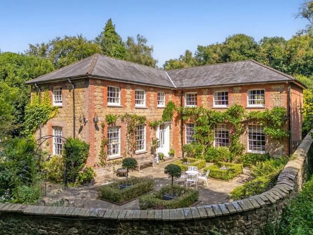 House for sale in The Butts, Kent