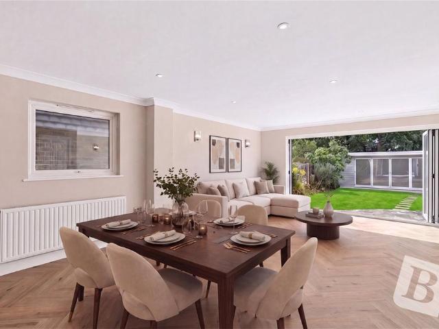 House for sale in Gidea Park, Greater London