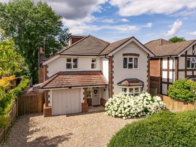 House for sale in Pachesham Park, Surrey