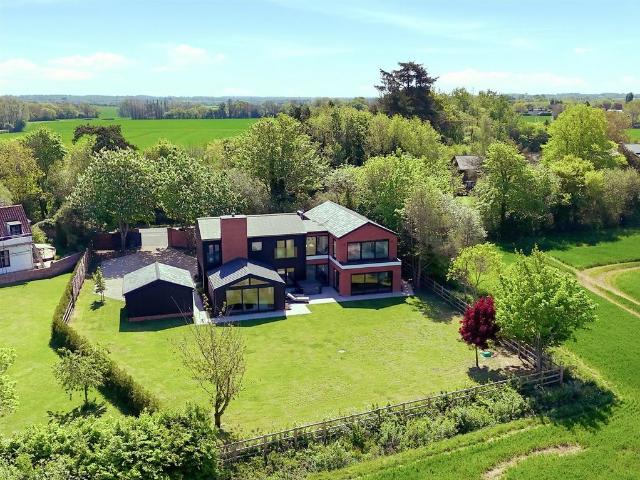 House for sale in Duton Hill, Essex