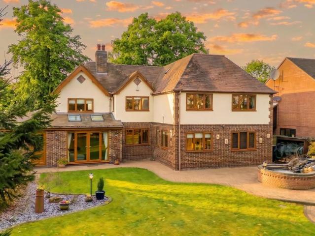 House for sale in Fazeley, Boley Park