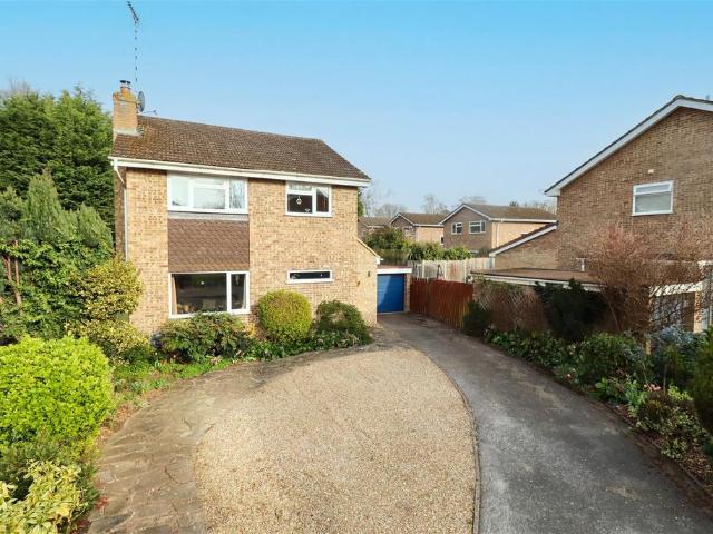 House for sale in Fleet, Hart