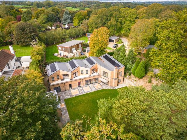 House for sale in Alveston