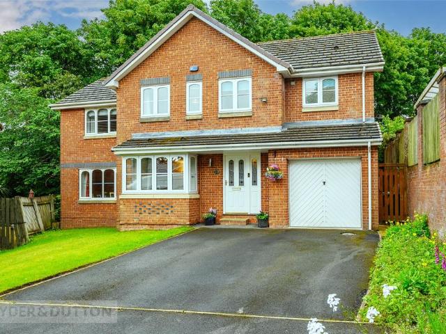 House for sale in Lindley, West Yorkshire