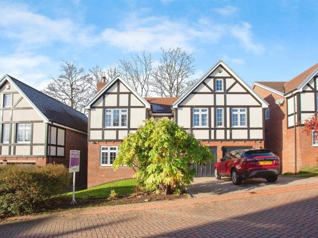 House for sale in Wickersley, South Yorkshire