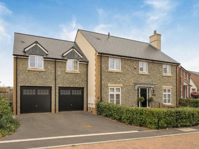 House for sale in Dowslands, Taunton