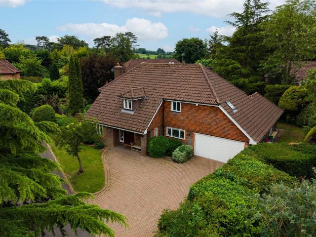 House for sale in Pachesham Park, Surrey