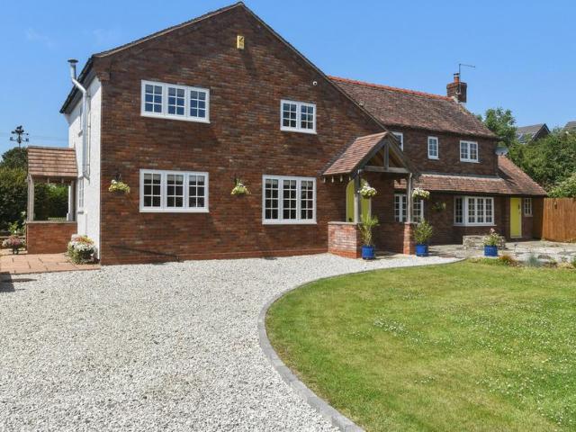 House for sale in Drakes Broughton and Wadborough, Crookhill