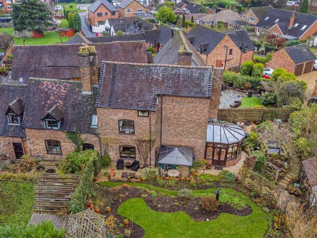 House for sale in Kettlebrook, Staffordshire