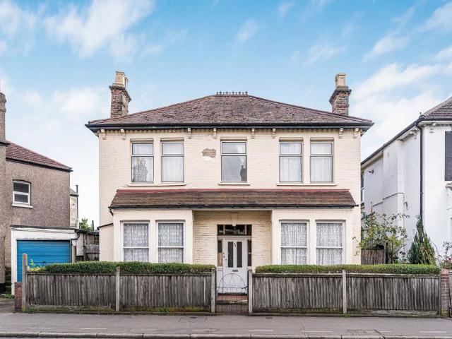 House for sale in London Borough of Croydon, Selhurst
