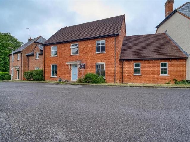 House for sale in Lodbourne, Gillingham