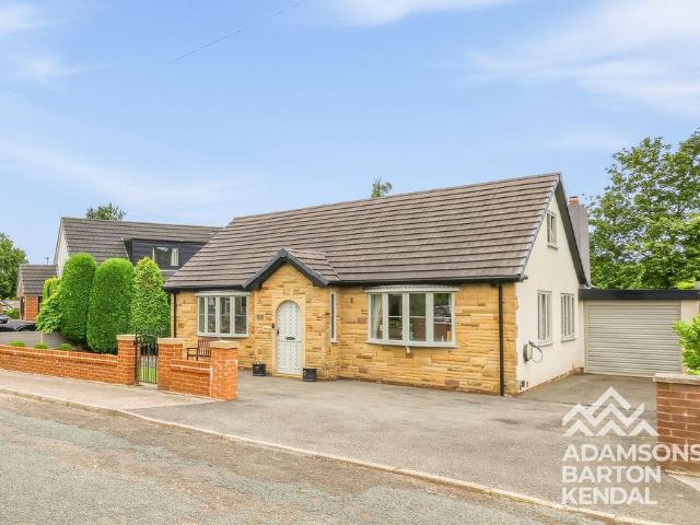 House for sale in Lady House, Burnedge