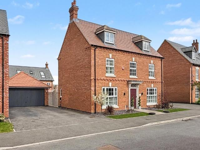 House for sale in Houlton, New Bilton